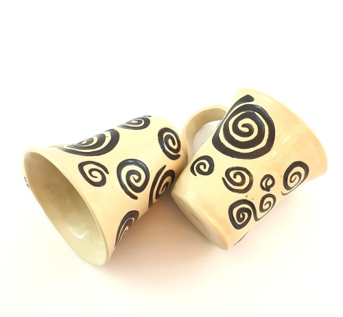 kubek-zakrecony-swiat-rekodzielo-300ml-bez-spirale-ceramiczny-kubek-artystyczny-handmade-2.jpg