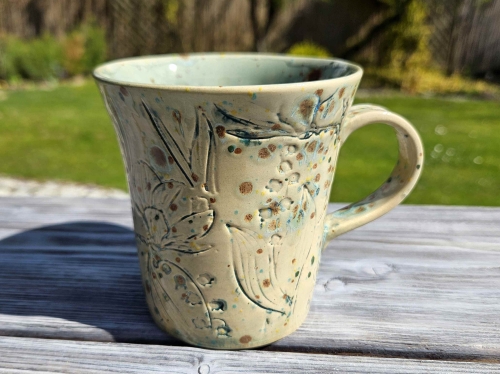 kubek-ceramiczny-bajkowe-kwiaty-rekodzielo-bez-niebieski.jpg