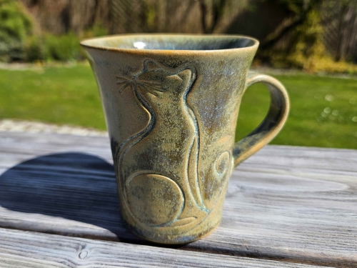 kubek-ceramiczny-basniowy-kot-rekodzielo-bez-fiolet-blekit.jpg