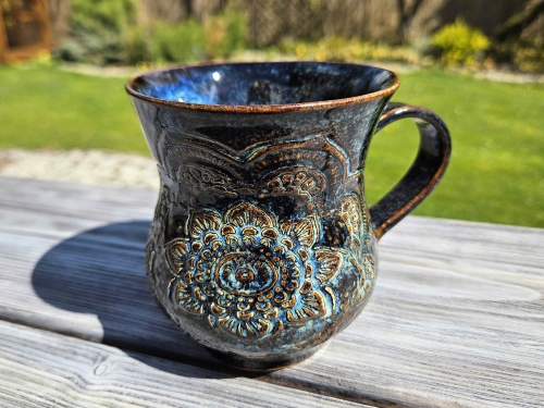 kubek-ceramiczny-magia-nocy-rekodzielo-braz-blekit.jpg