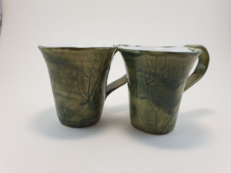 kubek-sekrety-puszczy-rekodzielo-250ml-zielen-ceramika-artystyczna-handmade-3.jpg