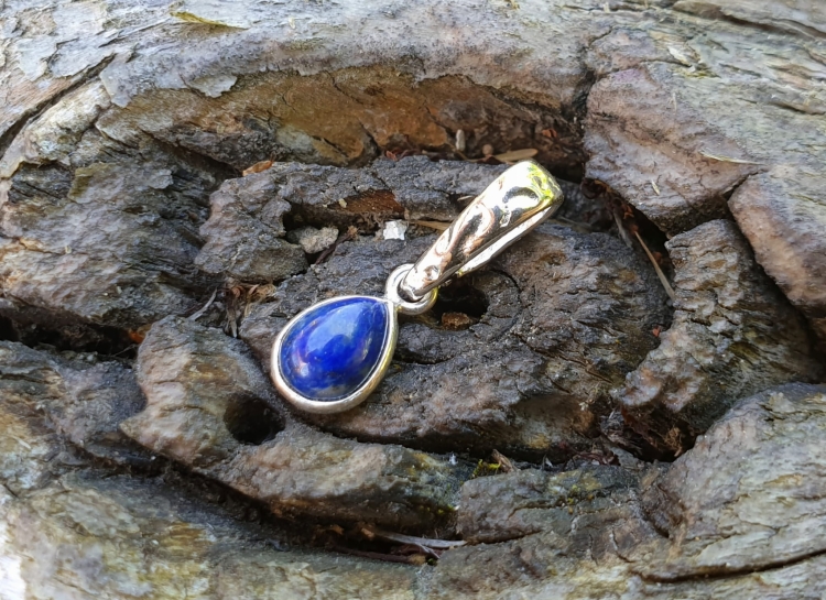 zawieszka-skarby-natury-lapis-lazuli-srebro-rekodzielo-bizuteria-handmade-2.jpg