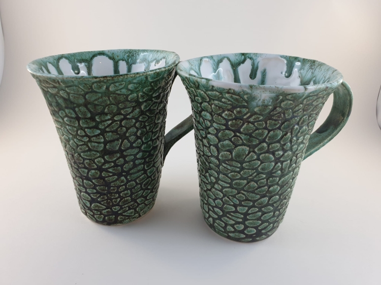 kubek-gorska-wedrowka-rekodzielo-550ml-zielen-ceramika-artystyczna-handmade-2.jpg