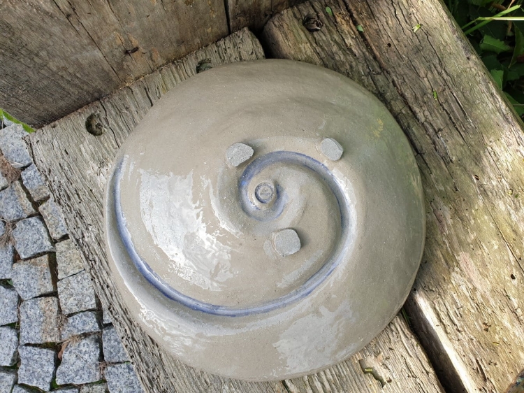patera-kosmiczna-spirala-rekodzielo-szarosc-ceramika-artystyczna-handmade-4.jpg