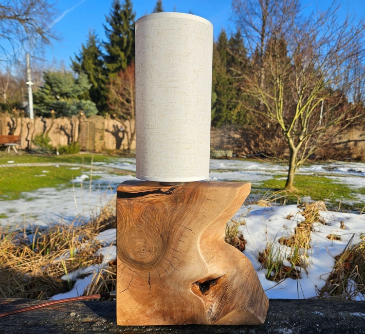 lampa-orzechowa-finezja-drewno-orzech-rekodzielo-drewniana-lampa-handmade.jpg