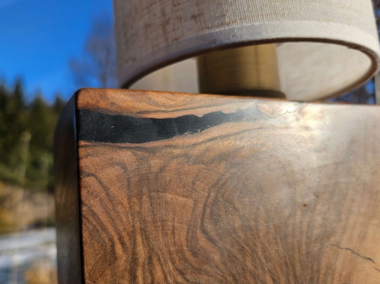 lampa-orzechowa-finezja-drewno-orzech-rekodzielo-drewniana-lampa-handmade-7.jpg