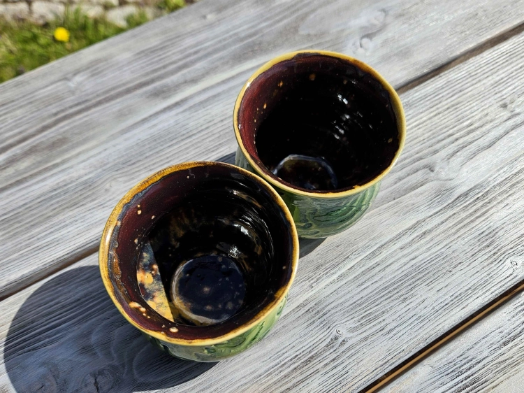 czarka-ceramiczna-cisza-lasu-rekodzielo-zielen-3.jpg