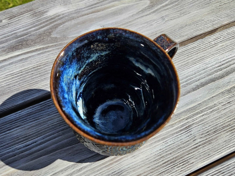 kubek-ceramiczny-magia-nocy-rekodzielo-braz-blekit-2.jpg