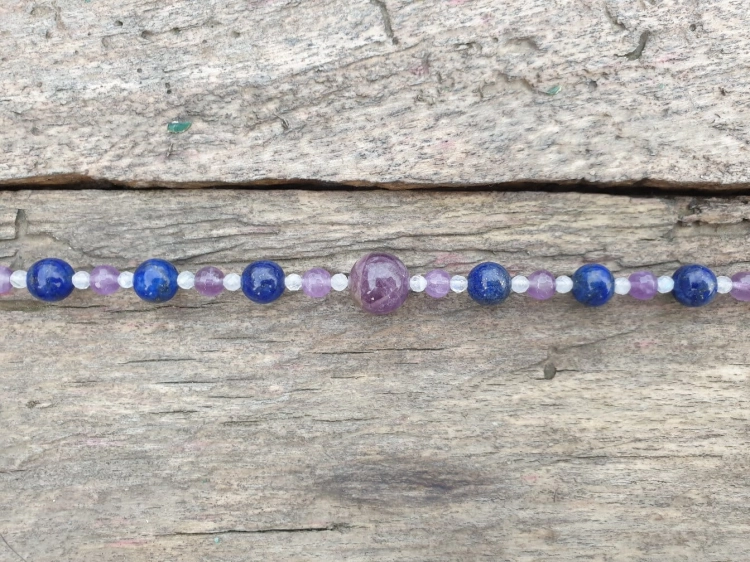 bransoletka-z-ametystem-kamieniem-ksiezycowym-i-lapisem-lazuli-rekodzielo-kamienie-naturalne-srebro-handmade-2.jpg