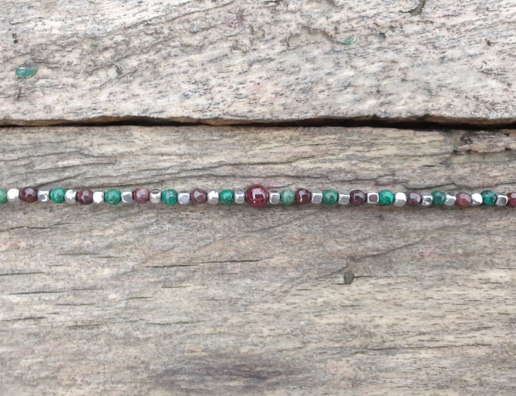 bransoletka-z-granatem-malachitem-i-hematytem-rekodzielo-kamienie-naturalne-srebro-handmade-2.jpg