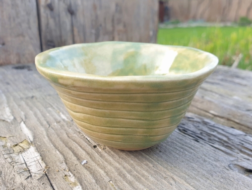 czarka-gaj-oliwny-rekodzielo-100ml-zielen-ceramiczna-czarka-artystyczna-handmade.jpg