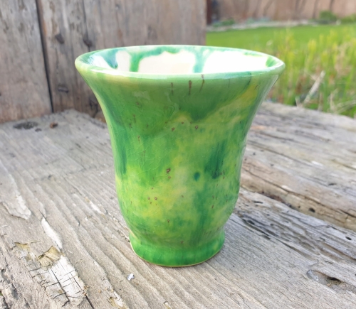 czarka-kiwi-rekodzielo-150ml-zielen-ceramiczna-czarka-artystyczna-handmade.jpg