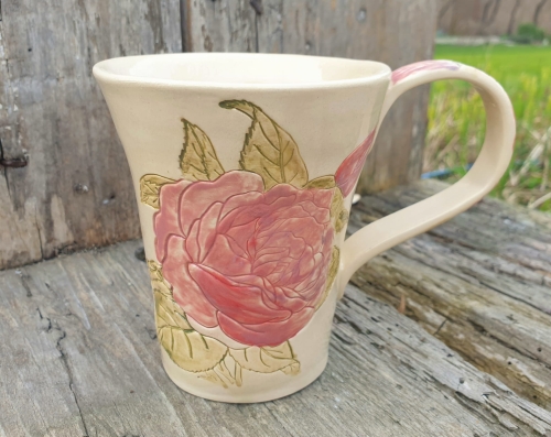 kubek-ogrod-rozany-rekodzielo-450ml-roz-czerwien-ceramika-artystyczna-handmade.jpg