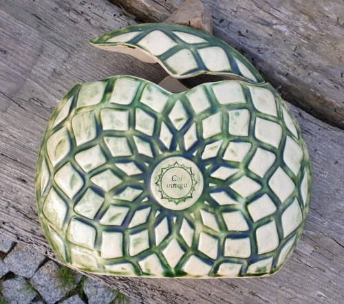 wazon-z-przykrywka-lesna-symbioza-rekodzielo-zielen-ceramika-artystyczna-handmade.jpg