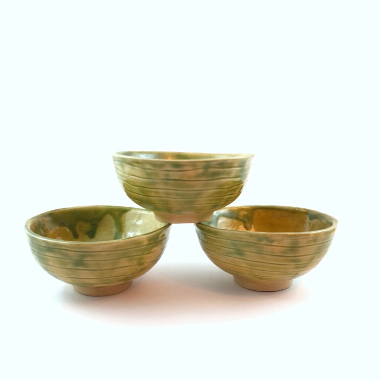 czarka-gaj-oliwny-rekodzielo-125ml-zielen-ceramiczna-czarka-artystyczna-handmade-3.jpg