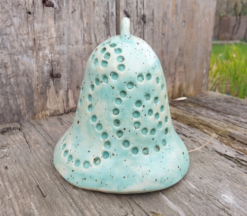 dzwonek-niebianska-harmonia-rekodzielo-turkus-ceramika-artystyczna-handmade.jpg