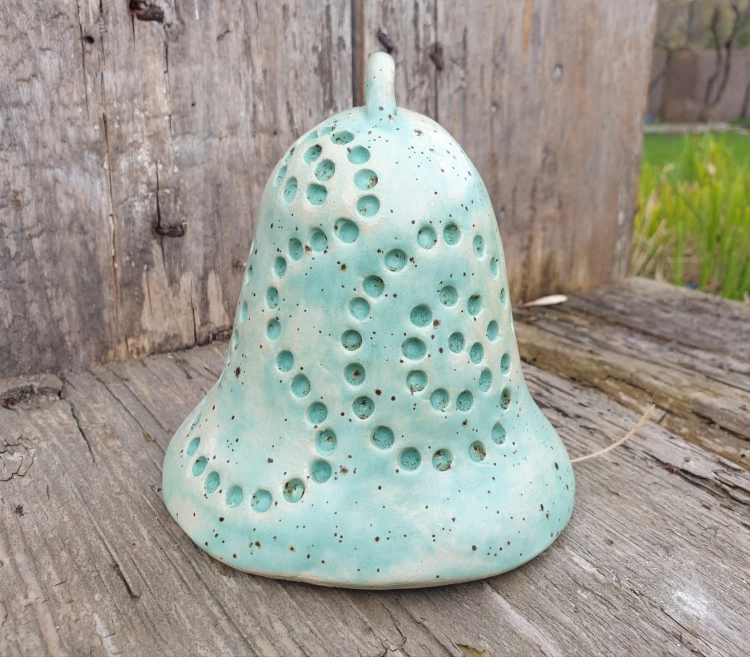 dzwonek-niebianska-harmonia-rekodzielo-turkus-ceramika-artystyczna-handmade.jpg