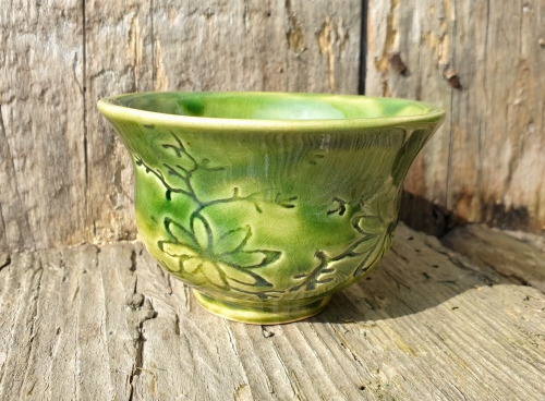 czarka-kwitnaca-natura-rekodzielo-230ml-zielen-ceramika-artystyczna-handmade.jpg