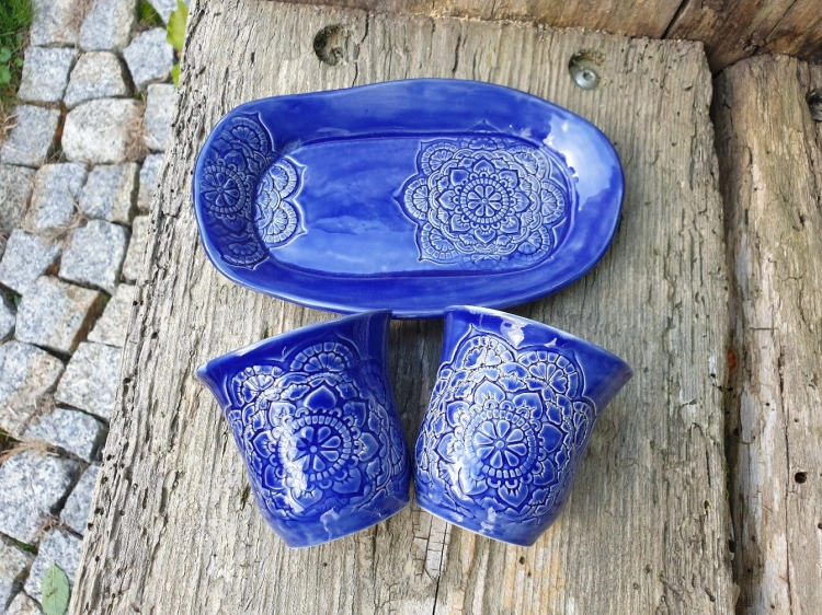 czarki-z-podstawka-chabrowe-mandale-rekodzielo-150ml-granat-ceramika-artystyczna-handmade-2.jpg