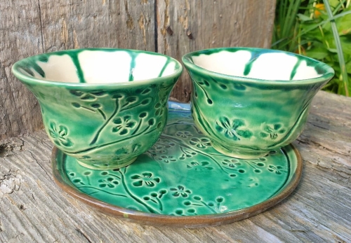 czarki-z-talerzykiem-wiosenne-przebudzenie-rekodzielo-280ml-zielen-ceramika-artystyczna-handmade.jpg