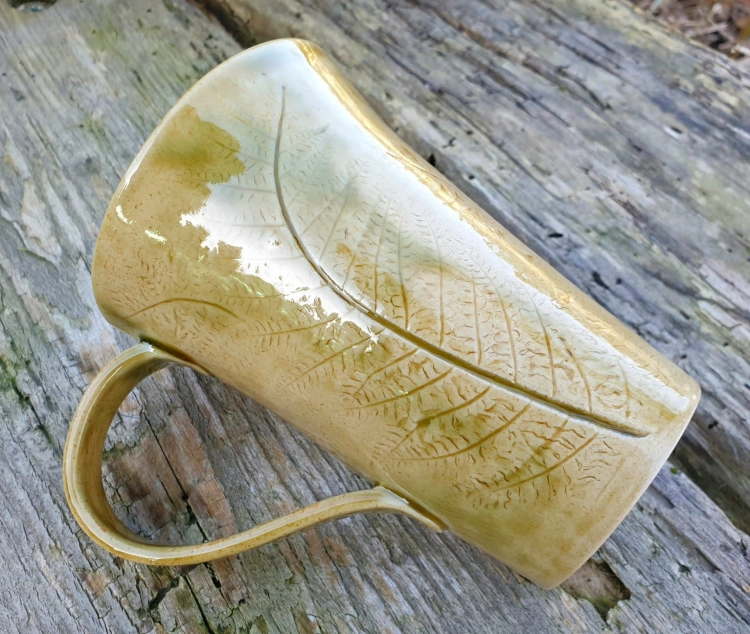 kubek-delikatnosc-paproci-rekodzielo-500ml-zielen-ceramika-artystyczna-handmade-3.jpg