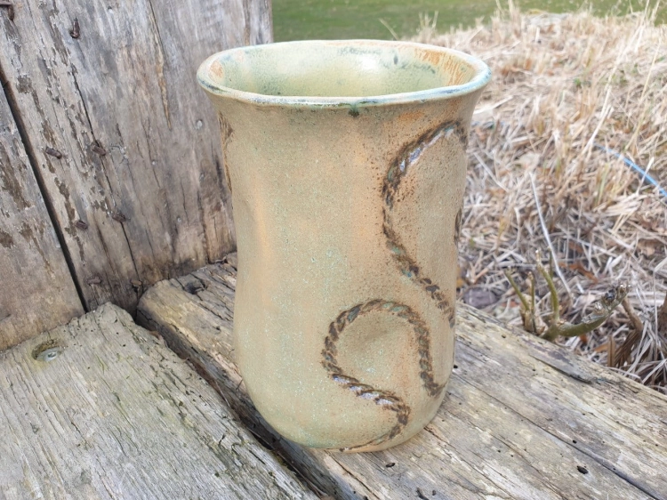 wazon-proste-rozwiazania-rekodzielo-braz-szarosc-ceramika-artystyczna-handmade-3.jpg