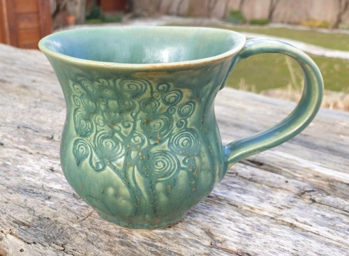 kubek-zakrecona-tajga-rekodzielo-350ml-zielen-drzewo-ceramika-artystyczna-handmade.jpg