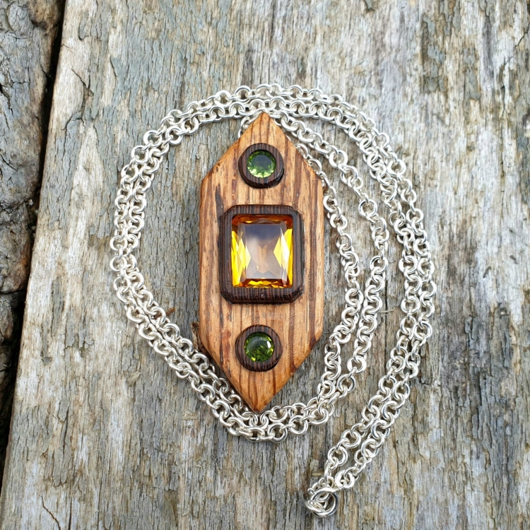 zawieszka-naszyjnik-krolewski-klejnot-cytryn-peridot-drewno-zebrano-heban-srebro-925-rekodzielo-drewniana-bizuteria-handmade-5.jpg