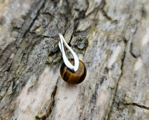 zawieszka-naturalna-delikatnosc-tygrysie-oko-srebro-rekodzielo-bizuteria-kamienie-naturalne-handmade-2.jpg