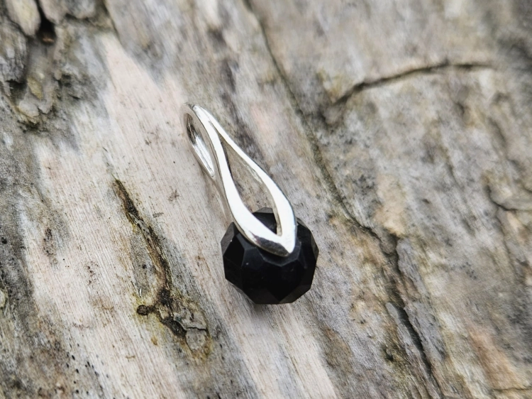 zawieszka-naturalna-delikatnosc-onyks-srebro-rekodzielo-bizuteria-kamienie-naturalne-handmade-3.jpg