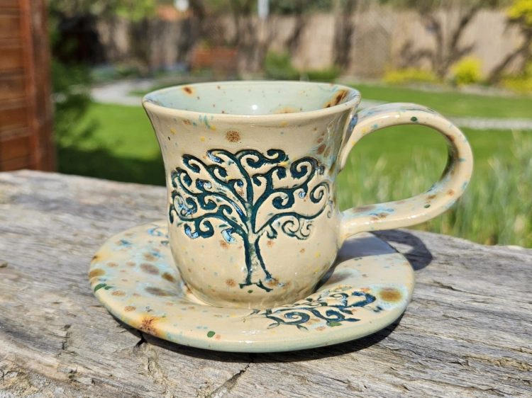 kubek-z-podstawka-espresso-bajkowa-kraina-rekodzielo-100ml-turkus-braz-bez-ceramika-artystyczna-handmade.jpg