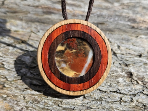 zawieszka-naszyjnik-agatowy-krajobraz-agat-drewno-mahon-padouk-dab-rekodzielo-bizuteria-drewniana-handmade.jpg