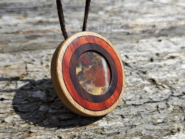zawieszka-naszyjnik-agatowy-krajobraz-agat-drewno-mahon-padouk-dab-rekodzielo-bizuteria-drewniana-handmade-5.jpg