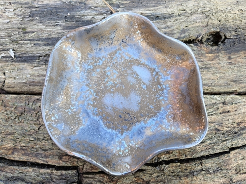 patera-misa-rustykalna-finezja-rekodzielo-metaliczny-braz-ceramika-artystyczna-handmade.jpg