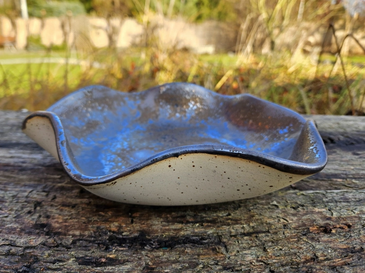 patera-misa-rustykalna-finezja-rekodzielo-metaliczny-braz-ceramika-artystyczna-handmade-2.jpg