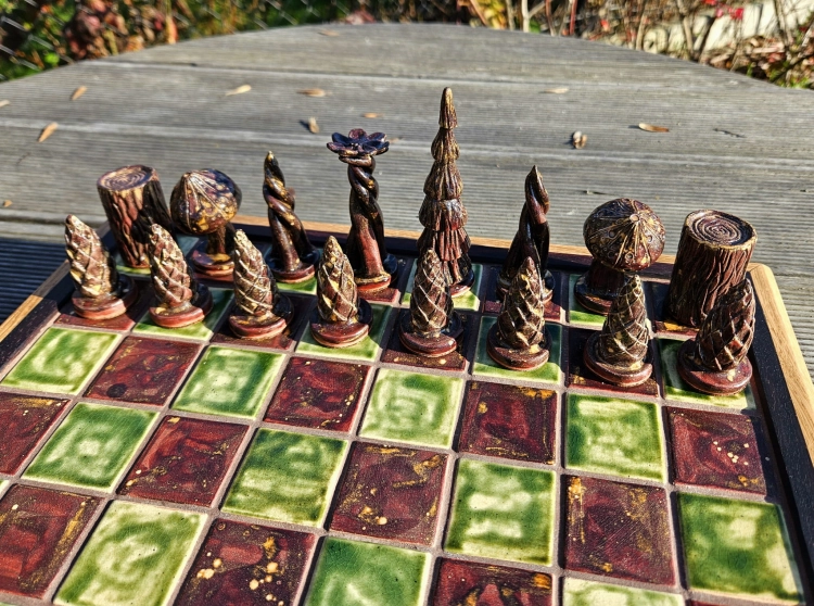 szachy-lesna-symfonia-ceramika-drewno-palisander-dab-rekodzielo-szachownica-artystyczna-handmade-9.jpg