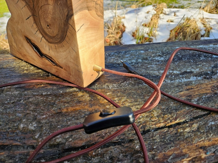 lampa-orzechowa-finezja-drewno-orzech-rekodzielo-drewniana-lampa-handmade-16.jpg.jpg