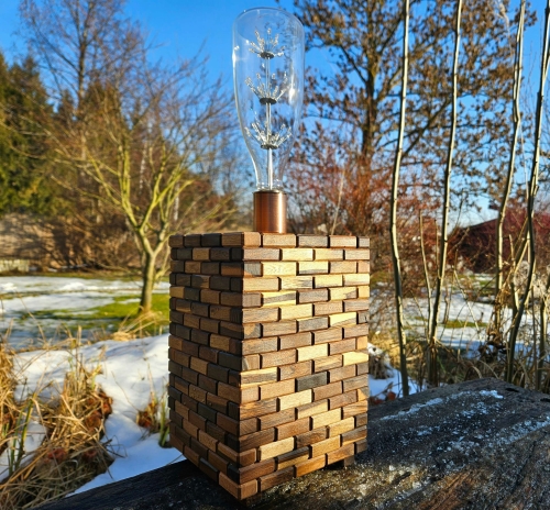 lampa-czarodziejska-wieza-drewno-orzech-rio-rekodzielo-drewniana-lampa-handmade.jpg