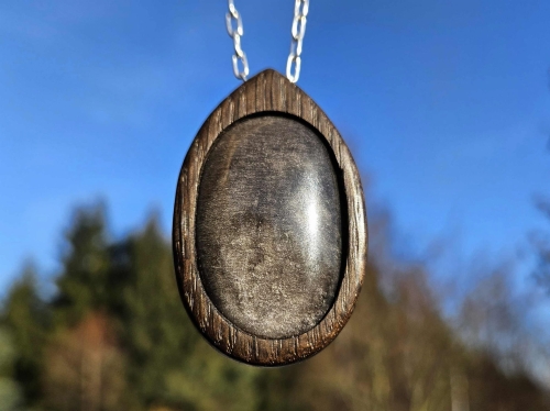 zawieszka-naszyjnik-ksiezycowa-moc-obsydian-drewno-czarny-dab-rekodzielo-bizuteria-drewniana-handmade.jpg