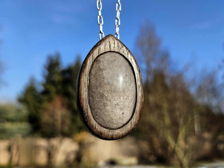 zawieszka-naszyjnik-ksiezycowa-moc-obsydian-drewno-czarny-dab-rekodzielo-bizuteria-drewniana-handmade-2.jpg