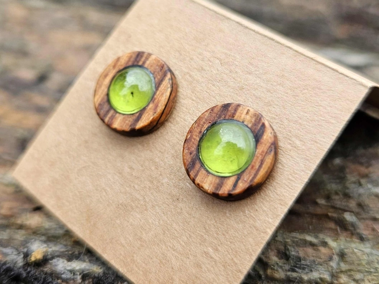 kolczyki-leśne-krople-peridot-drewno-zebrano-srebro-rekodzielo-bizuteria-handmade-5.jpg