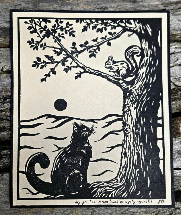 grafika-linoryt-hej-ja-tez-mam-taki-puszysty-ogonek-tusz-na-bezowym-papierze-rekodzielo-sztuka.jpg