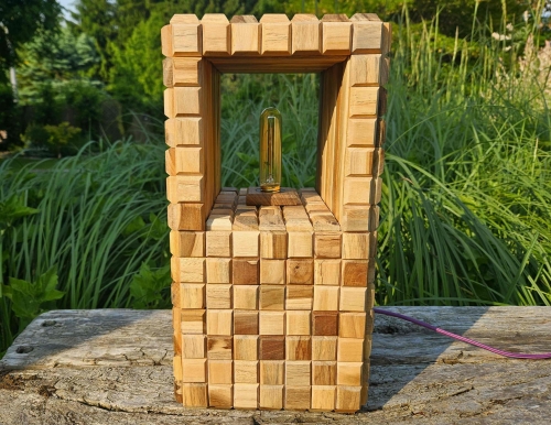 lampa-geometryczna-jaskinia-drewno-teak-rekodzielo-drewniana-lampa-handmade.jpg