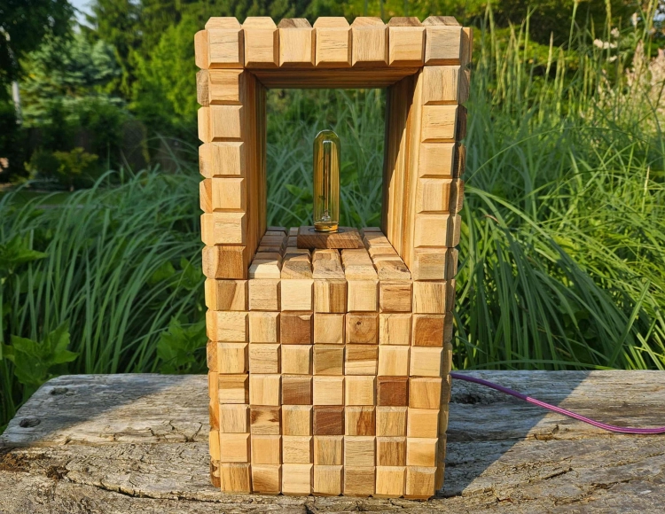 lampa-geometryczna-jaskinia-drewno-teak-rekodzielo-drewniana-lampa-handmade.jpg