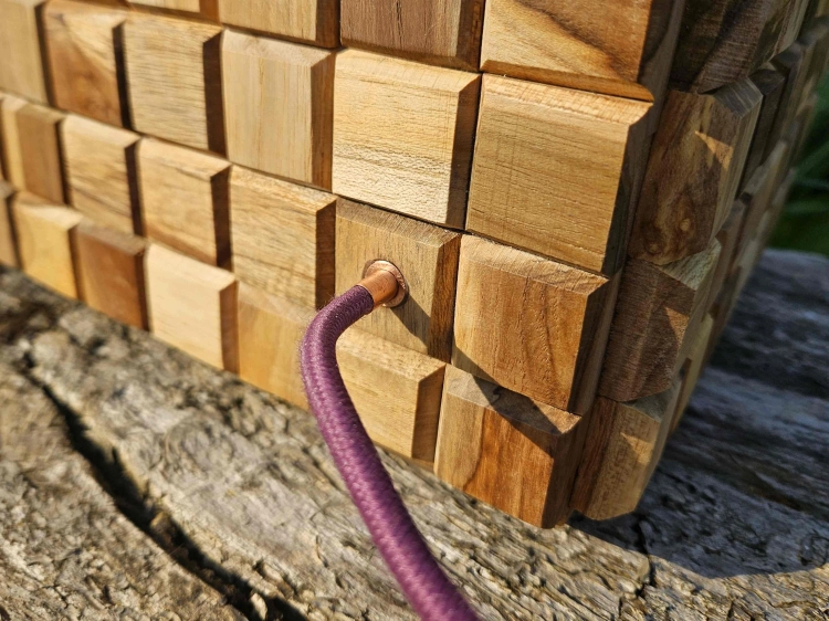lampa-geometryczna-jaskinia-drewno-teak-rekodzielo-drewniana-lampa-handmade-11.jpg