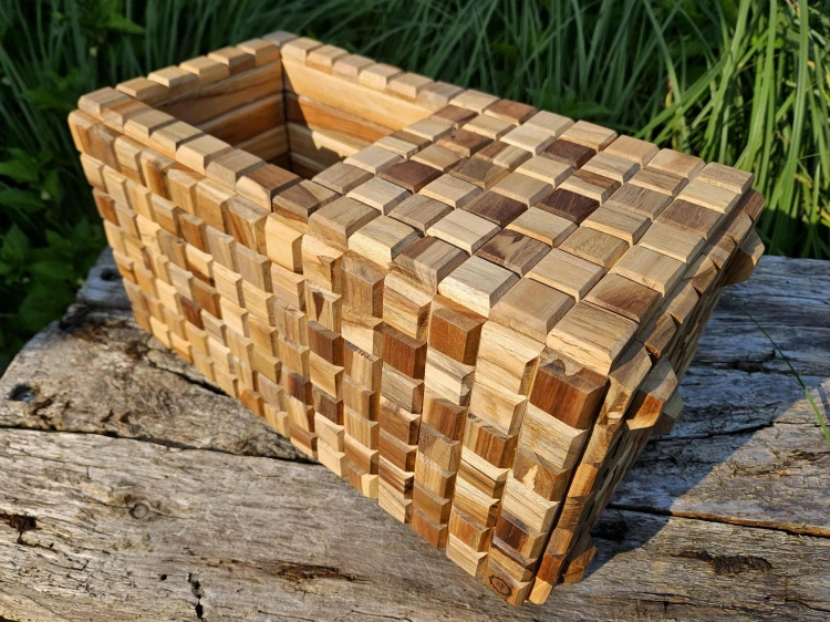 lampa-geometryczna-jaskinia-drewno-teak-rekodzielo-drewniana-lampa-handmade-14.jpg