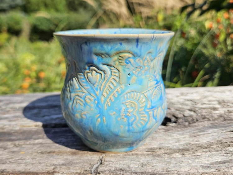 czarka-ceramiczna-niebianska-natura-rekodzielo-niebieski.jpg