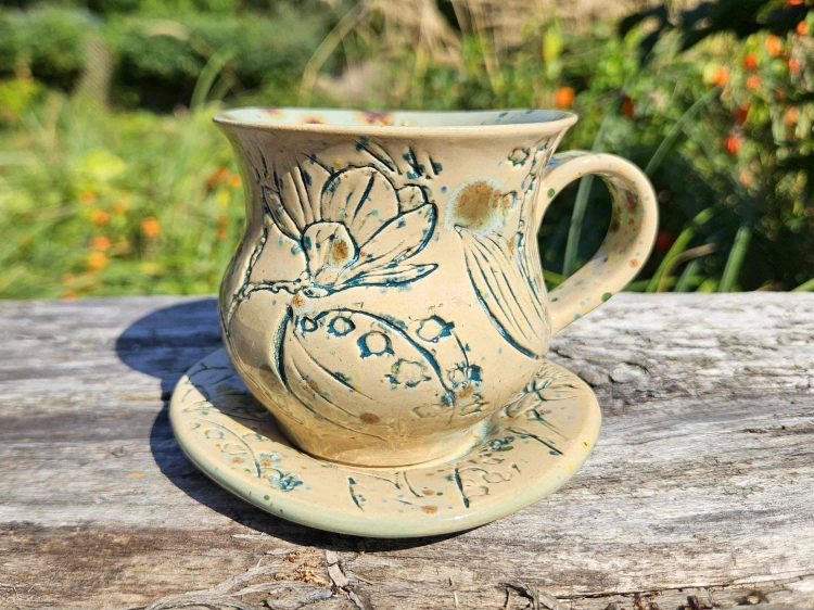 filizanka-ceramiczna-bajkowy-ogrod-rekodzielo-bez-niebieski.jpg