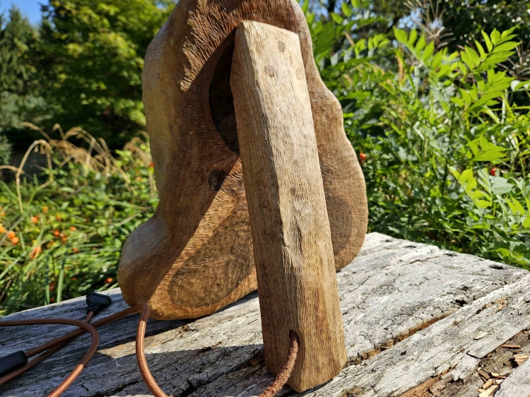 lampa-drewniana-surowe-piekno-drewno-orzech-rekodzielo-9.jpg