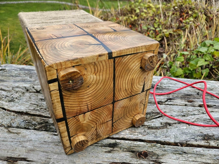 lampa-drewniana-naturalna-symetria-drewno-modrzew-miedz-sznur-jutowy-rekodzielo-10.jpg